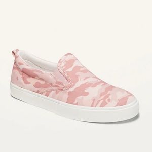 🌻4/$20 Old Navy Pink Camo Slip-on Canvas Sneaker